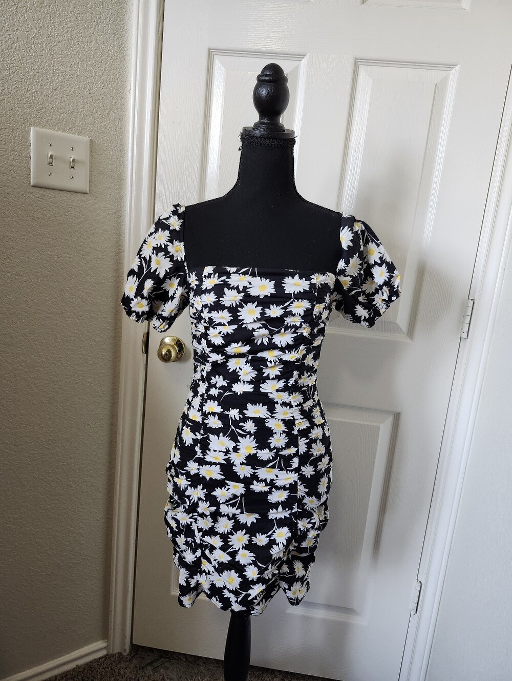superdown Black Daisy Puff-Sleeve Mini Dress